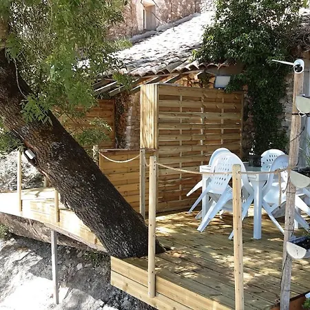 Homestay Des Hirondelles, Naturiste